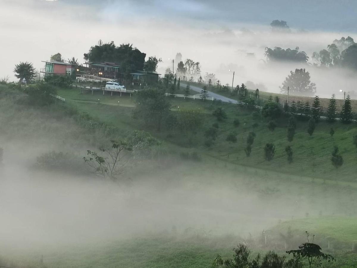บ้านแช่มช้อย Khao Kho Exterior photo